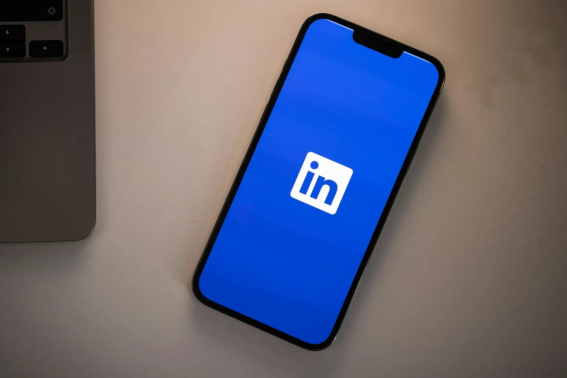 LinkedIn et les LLM : données, formats et méthodes pour être cité
